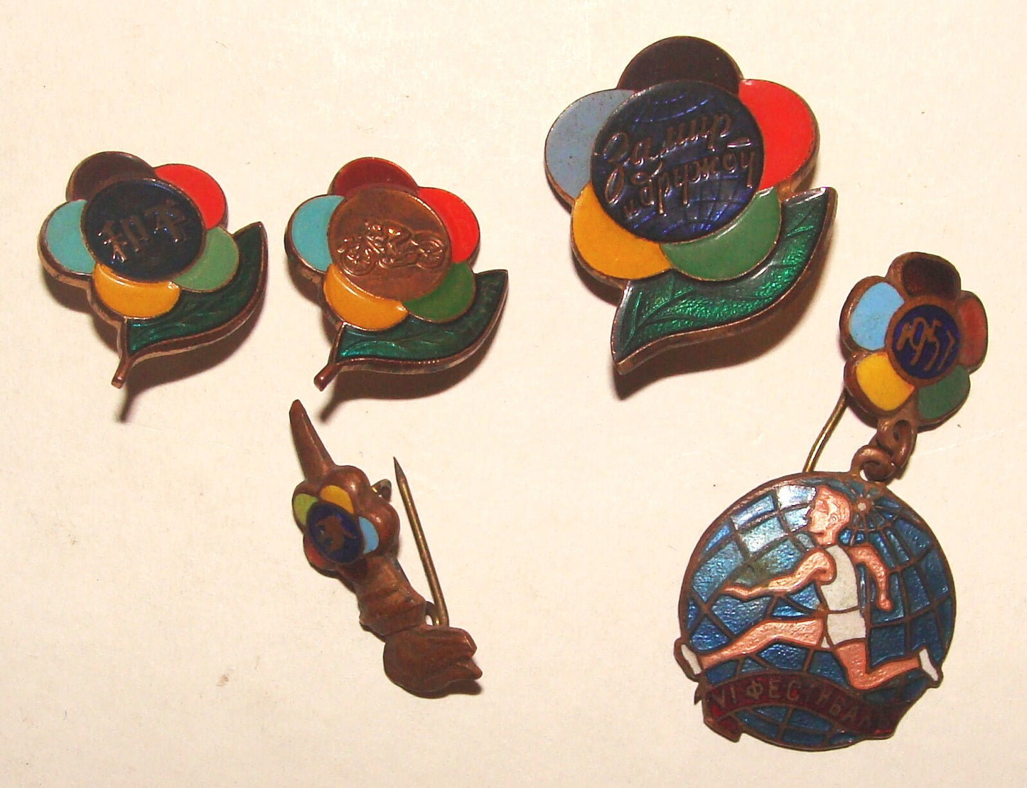 Russia Russian Soviet Moscow Vintage Pin Lot Collection x5 Festival ммд Students