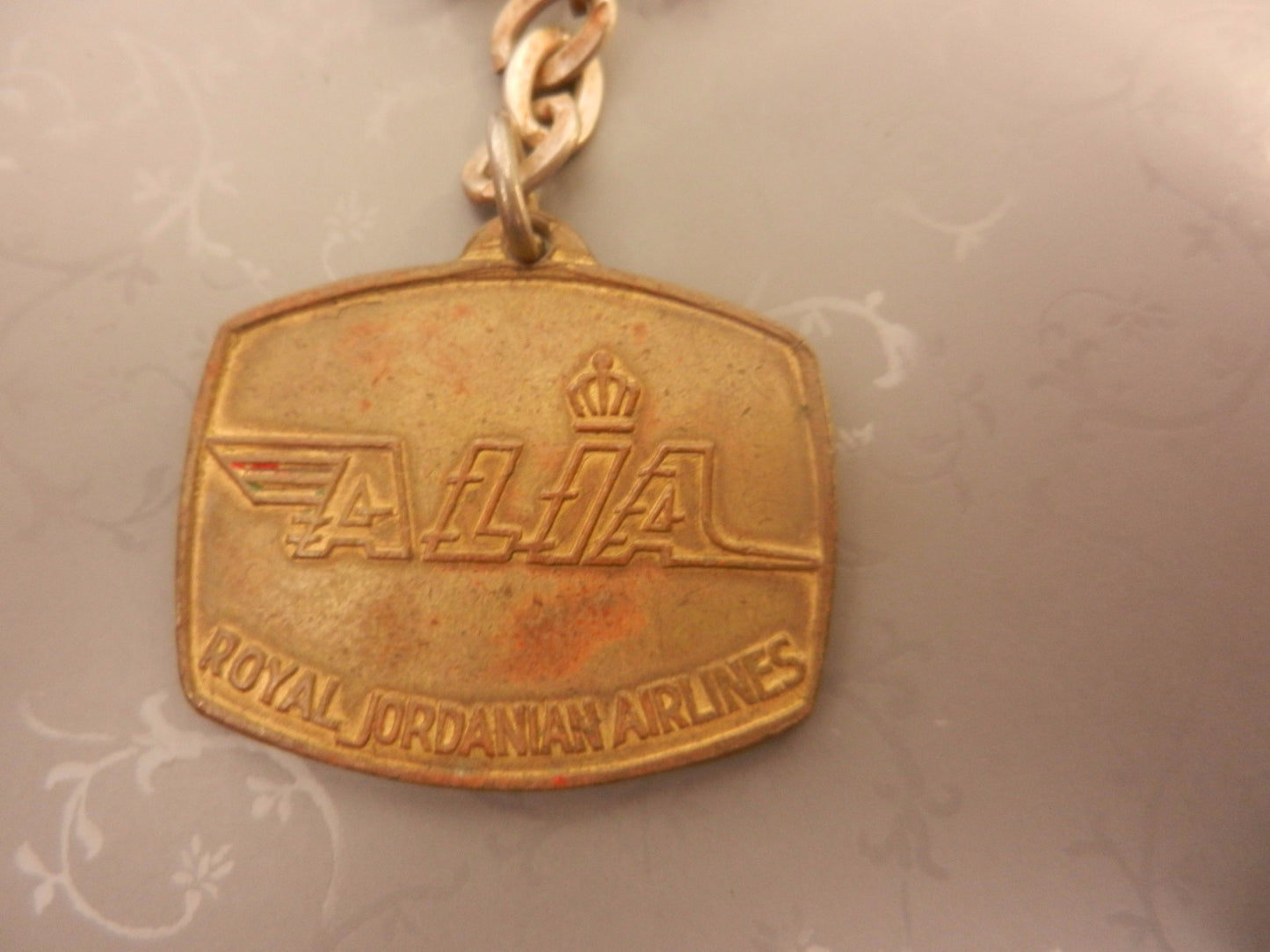 vintage key chain royal jordanian airlines ALIA medal arabic aircraft vehicle