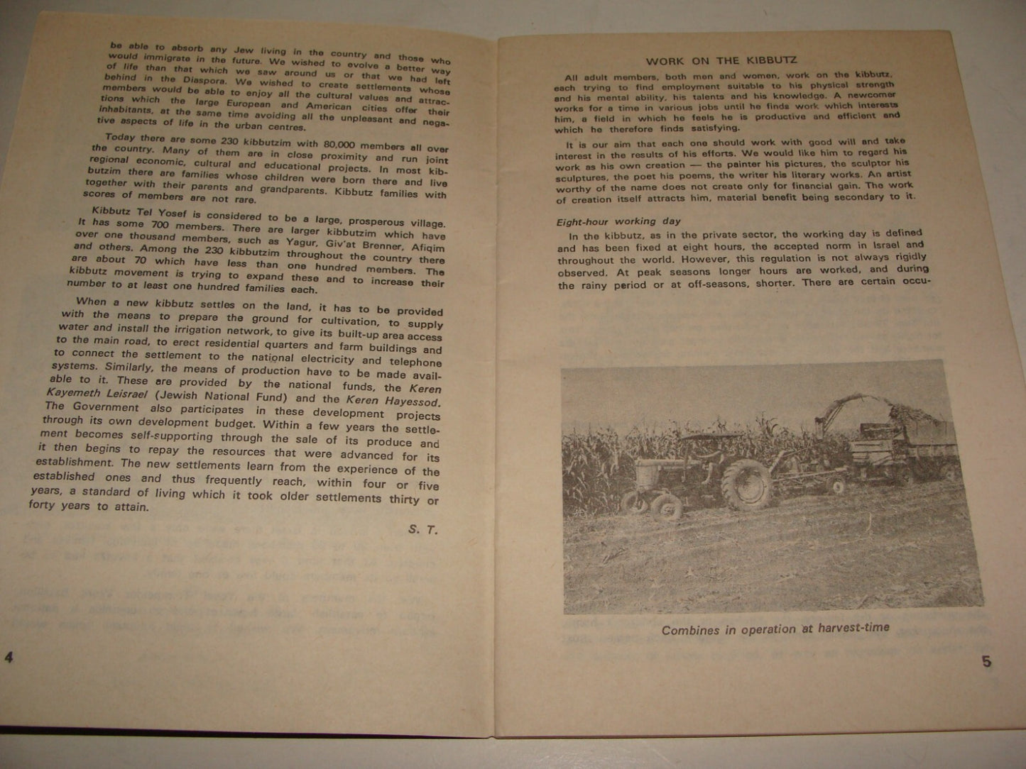 Booklet Jewish Judaica 1977 Israel Israeli EVERYDAY LIFE IN THE KIBBUTZ Photos