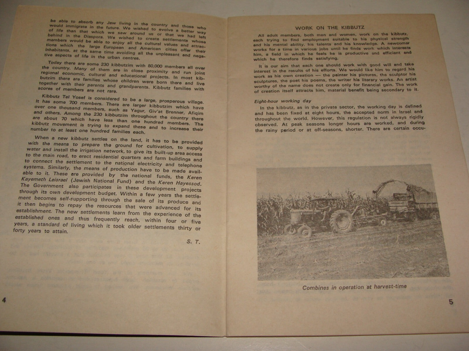 Booklet Jewish Judaica 1977 Israel Israeli EVERYDAY LIFE IN THE KIBBUTZ Photos