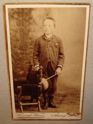 Descriptive image text