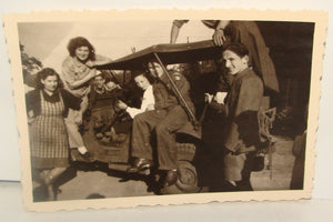 Descriptive image text