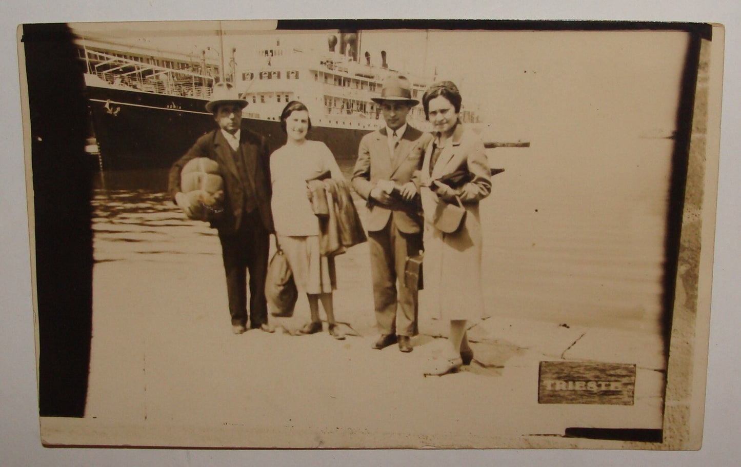 Photo Palestine Card Jewish Judaica 193? Italy Trieste Postcard Immigrants Ship