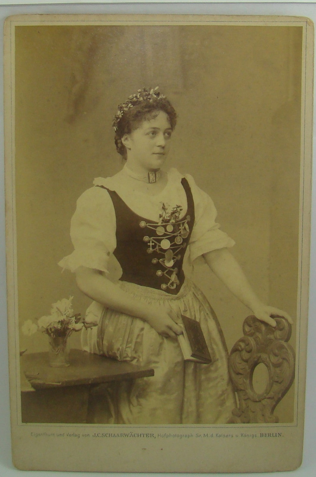 Germany Antique J.C. Schaarwächter Photo CDV Cabinet German Berlin Woman