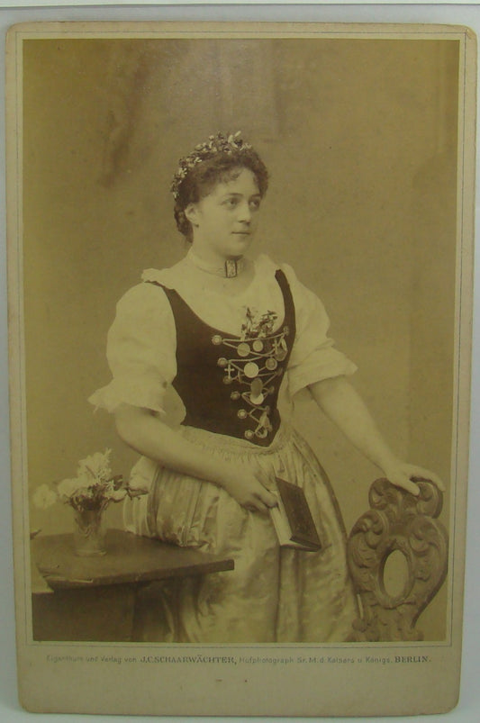 Germany Antique J.C. Schaarwächter Photo CDV Cabinet German Berlin Woman