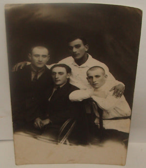 Descriptive image text