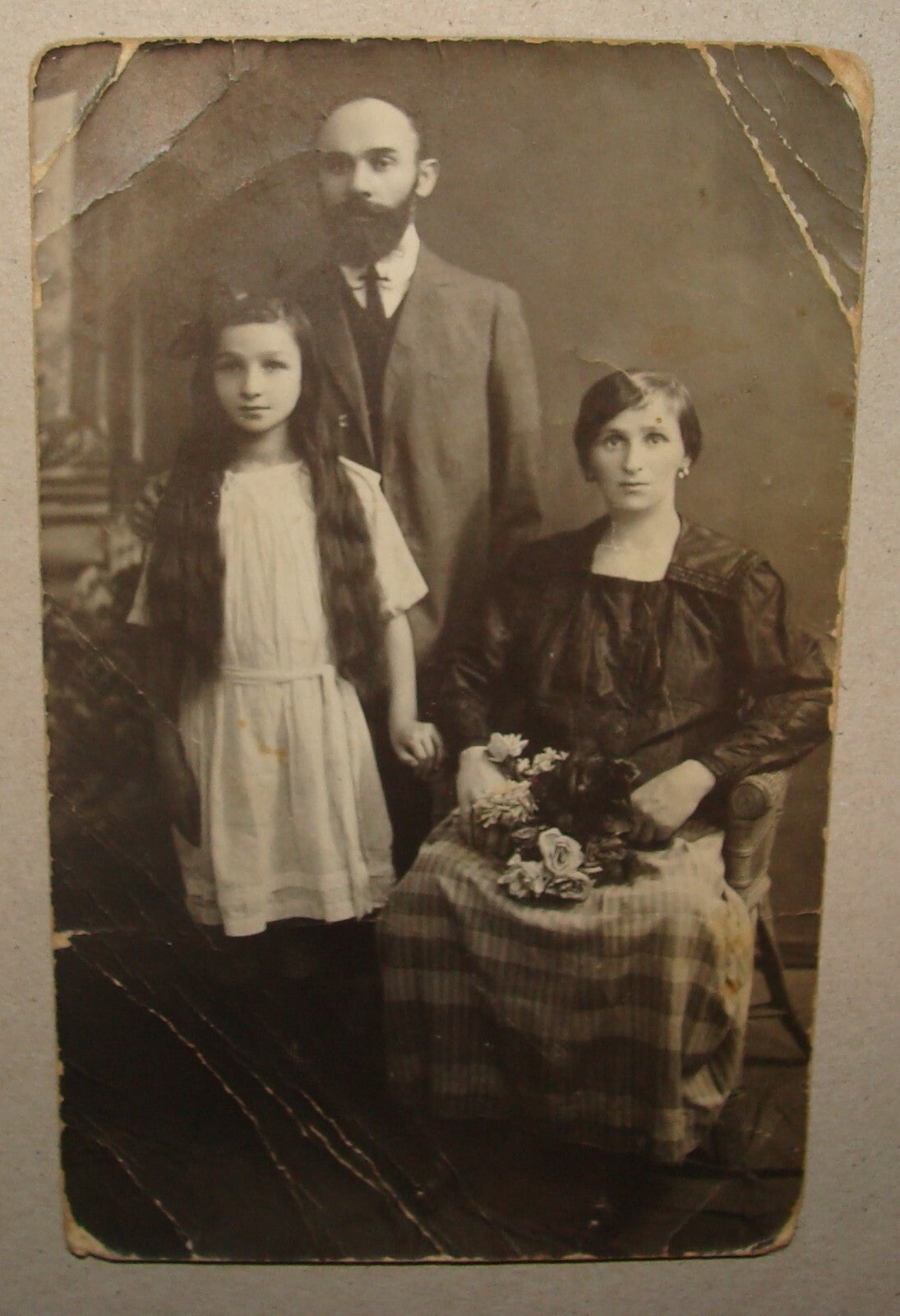 Photo Jewish Card Judaica 1920s-30s Poland Warsaw Family Postcard Yiddish