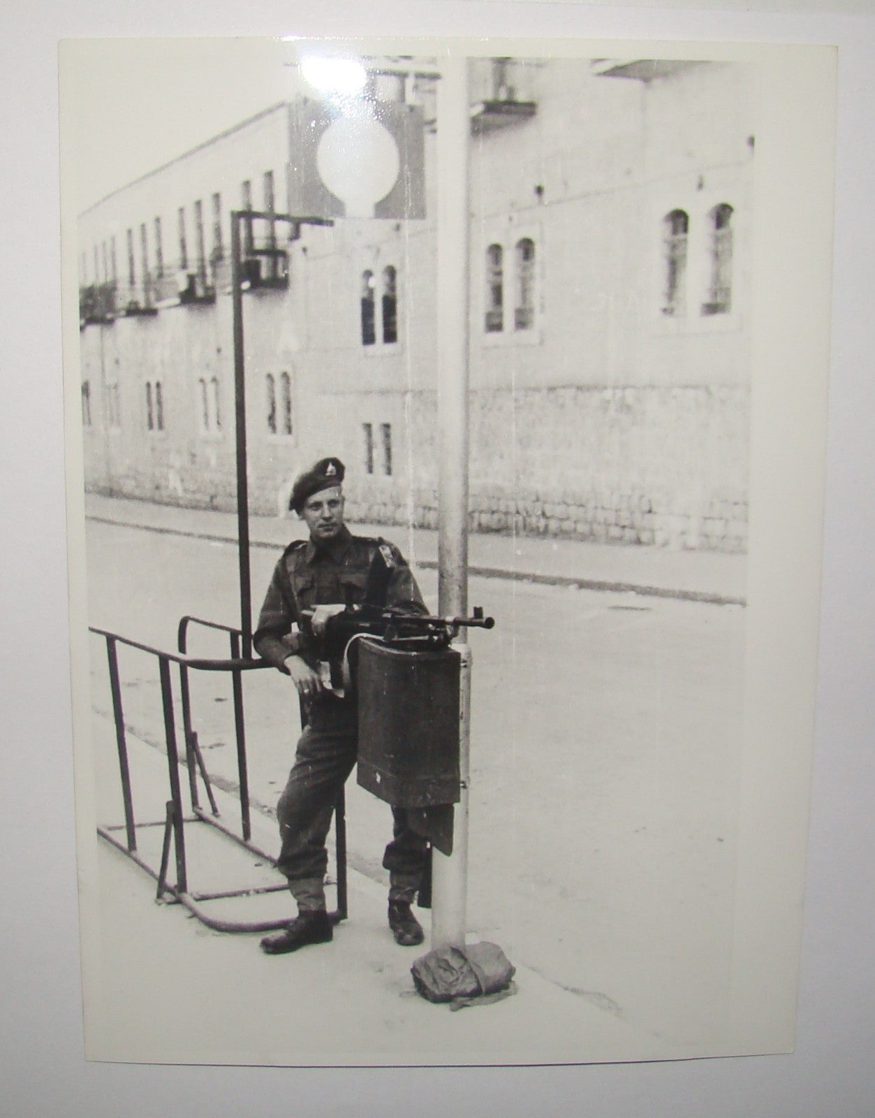 Photo Palestine jewish israel 1947 jerusalem Mea Shearim curfew british soldier