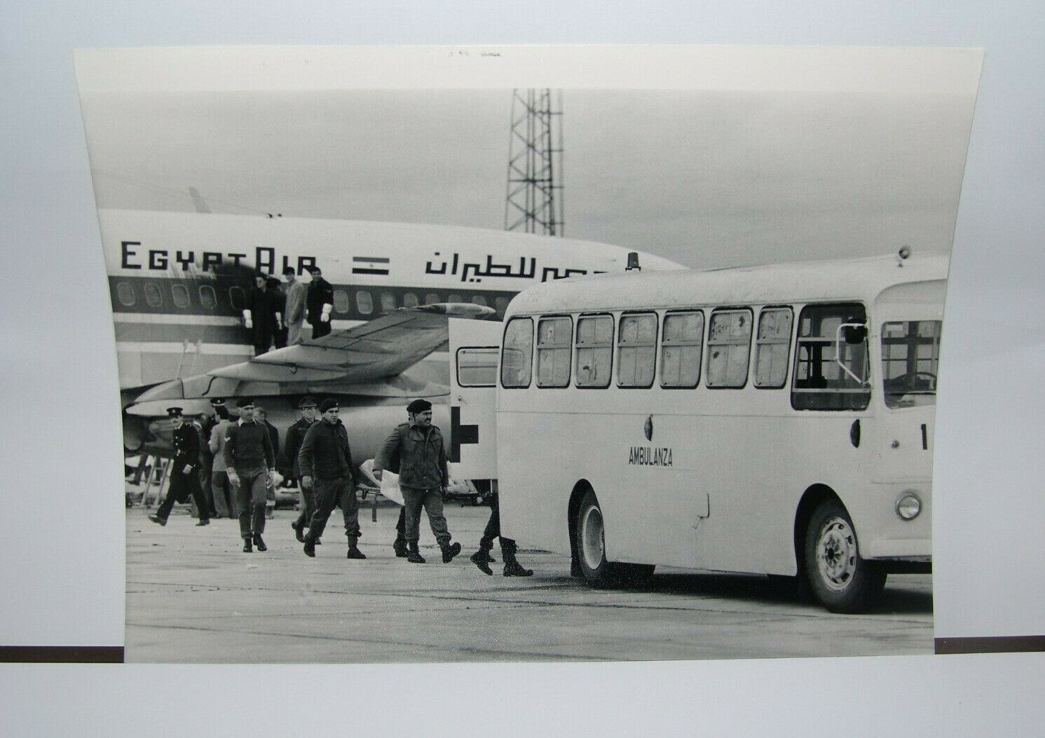 1985 AFP Press Photo EgyptAir airplane Valletta airport after hijack 18 x 24