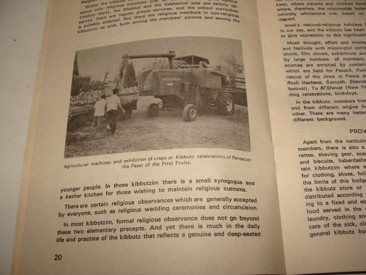 Booklet Jewish Judaica 1977 Israel Israeli EVERYDAY LIFE IN THE KIBBUTZ Photos