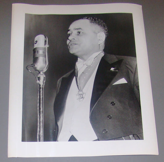 Press photo USA Ralph Bunche Noble Prize Winner Philadelphia Cotillion Society