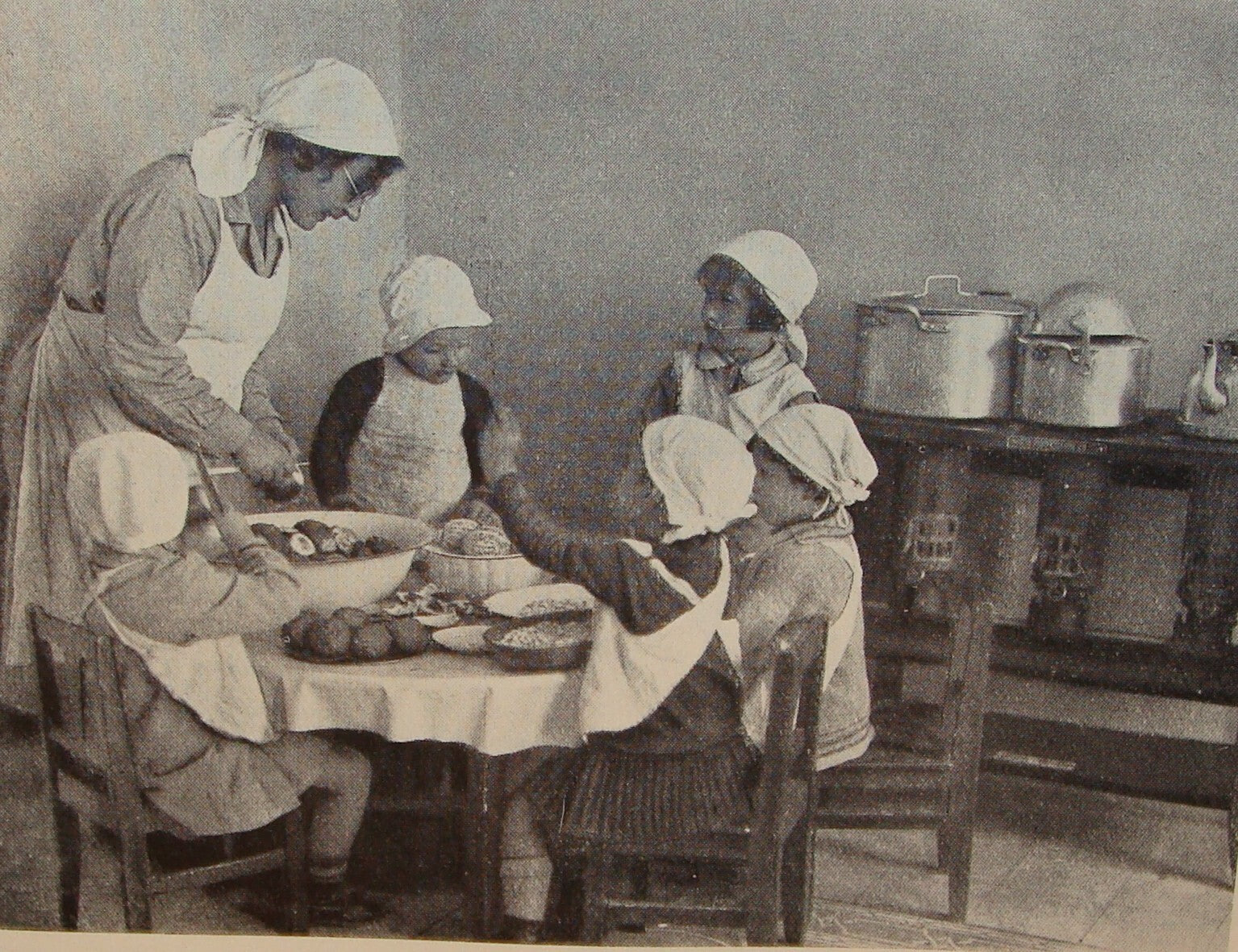 Book Jewish Judaica 1931 Palestine Israel Yiddish Zionist Women Rachel Ben Zvi