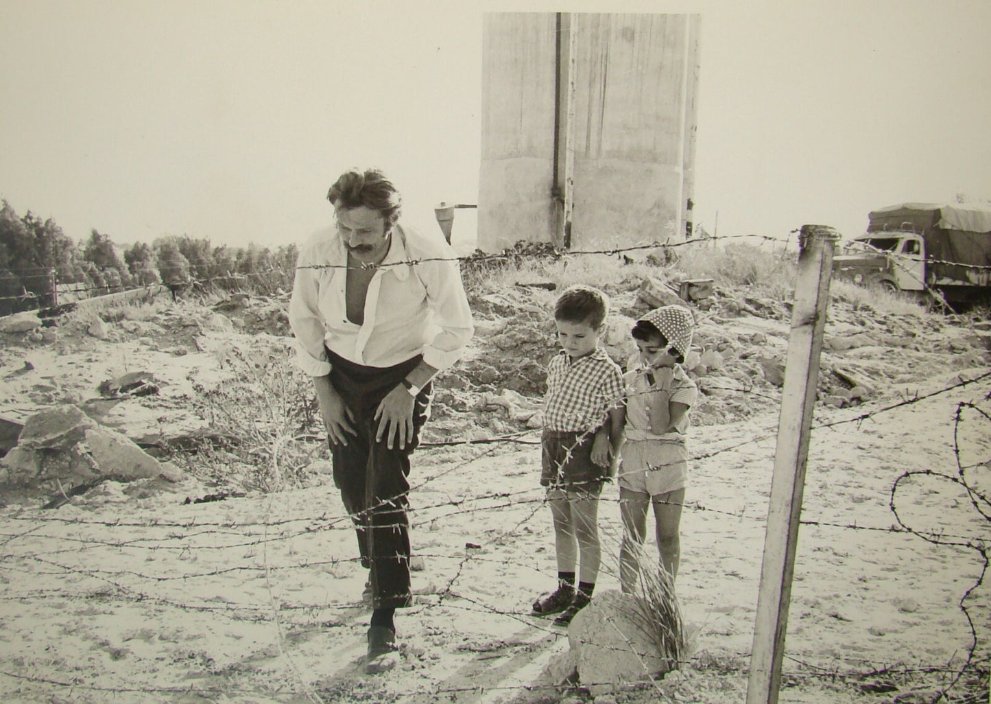 Photo Jewish 1968 Israel Israeli Hebrew Movie EVERY BASTARD A KING Uri Zohar