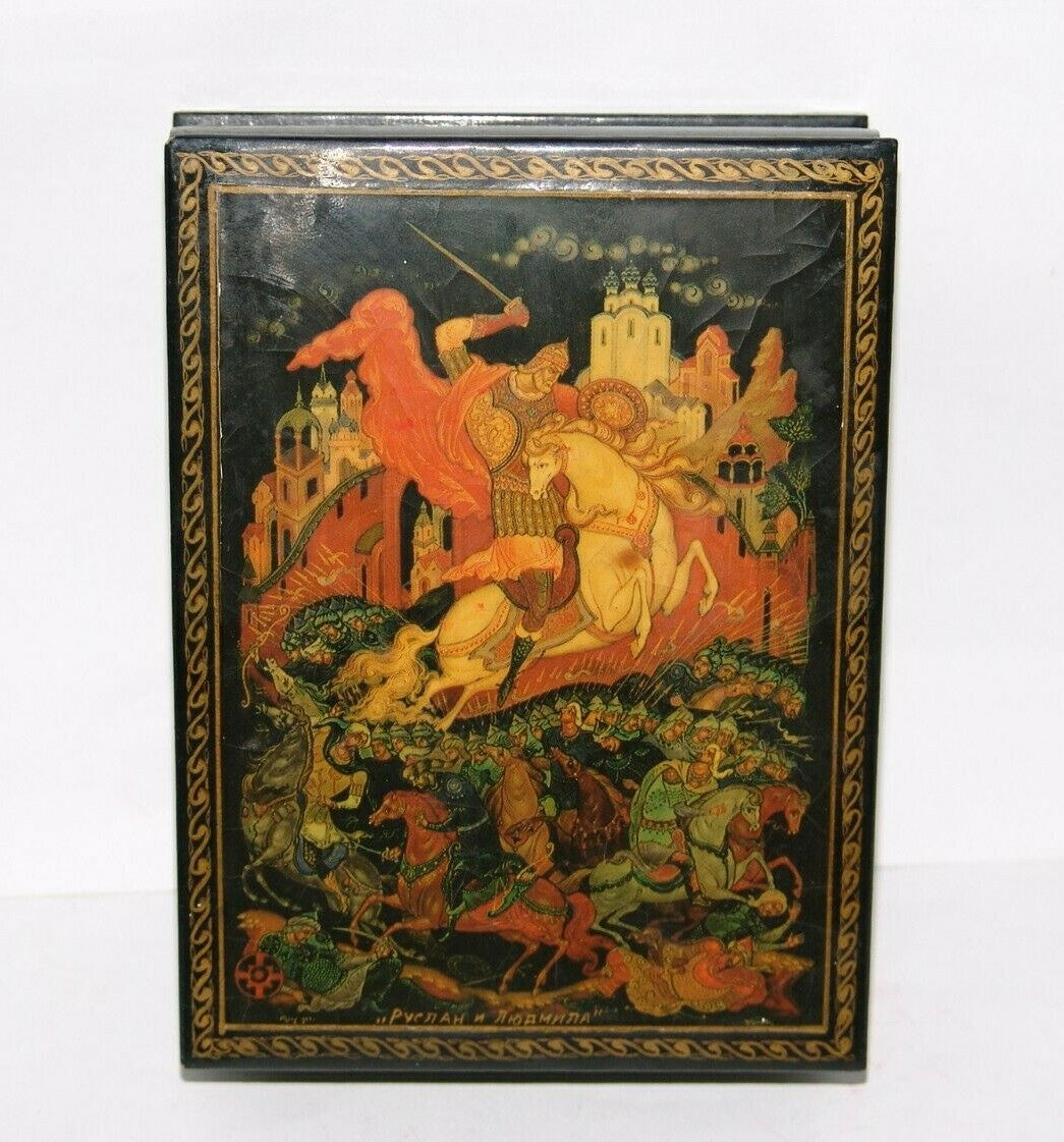 Russia Russian Wood Fedoskino Lacquer trinket box signed Ruslan & Lyudmila