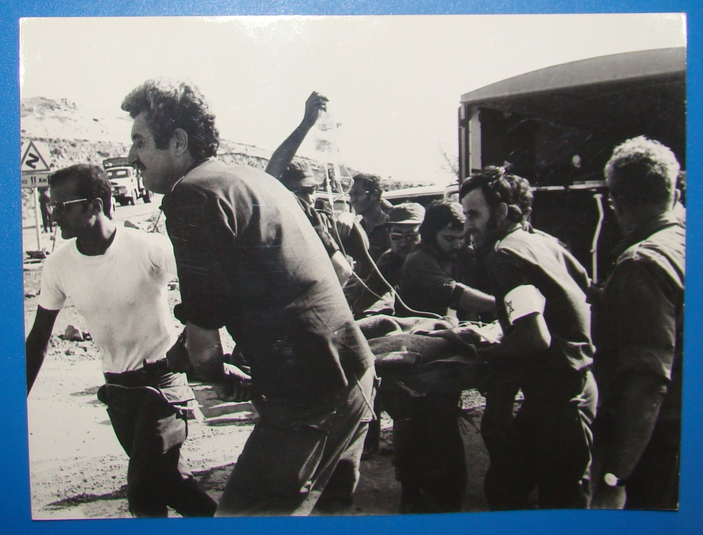 Photo Israel 1973 Oct. Yom Kippur War IDF Soldier First Aid Golan Syria Big Sun