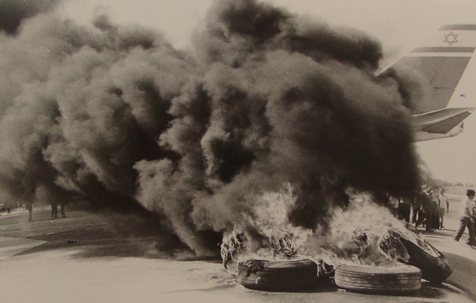 Press Photo Israel EL AL Airlines Workers Strike Protest Economic Crisis 1982