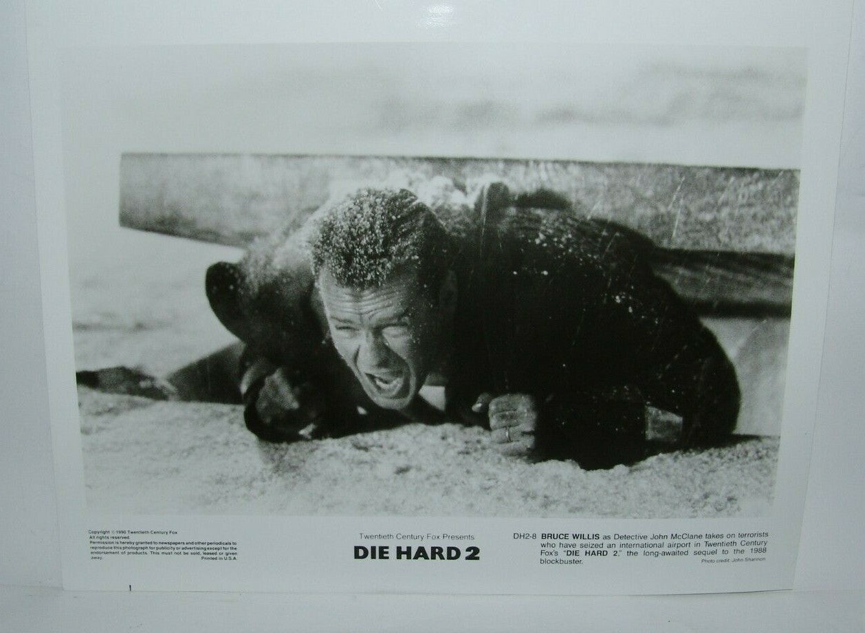 Bruce Willis as John McClane in DIE HARD 2 II movie 1990 20th Century Fox photo