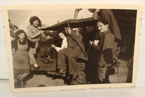 Descriptive image text