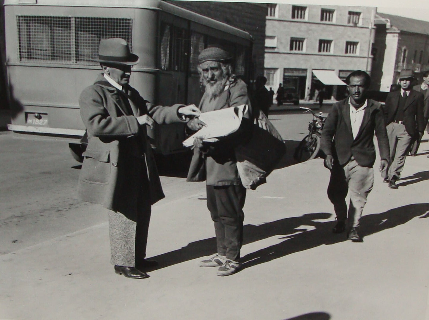 Photo Print Palestine MATSON 1930s Israel Jerusalem Jewish Yemenite News Vendor