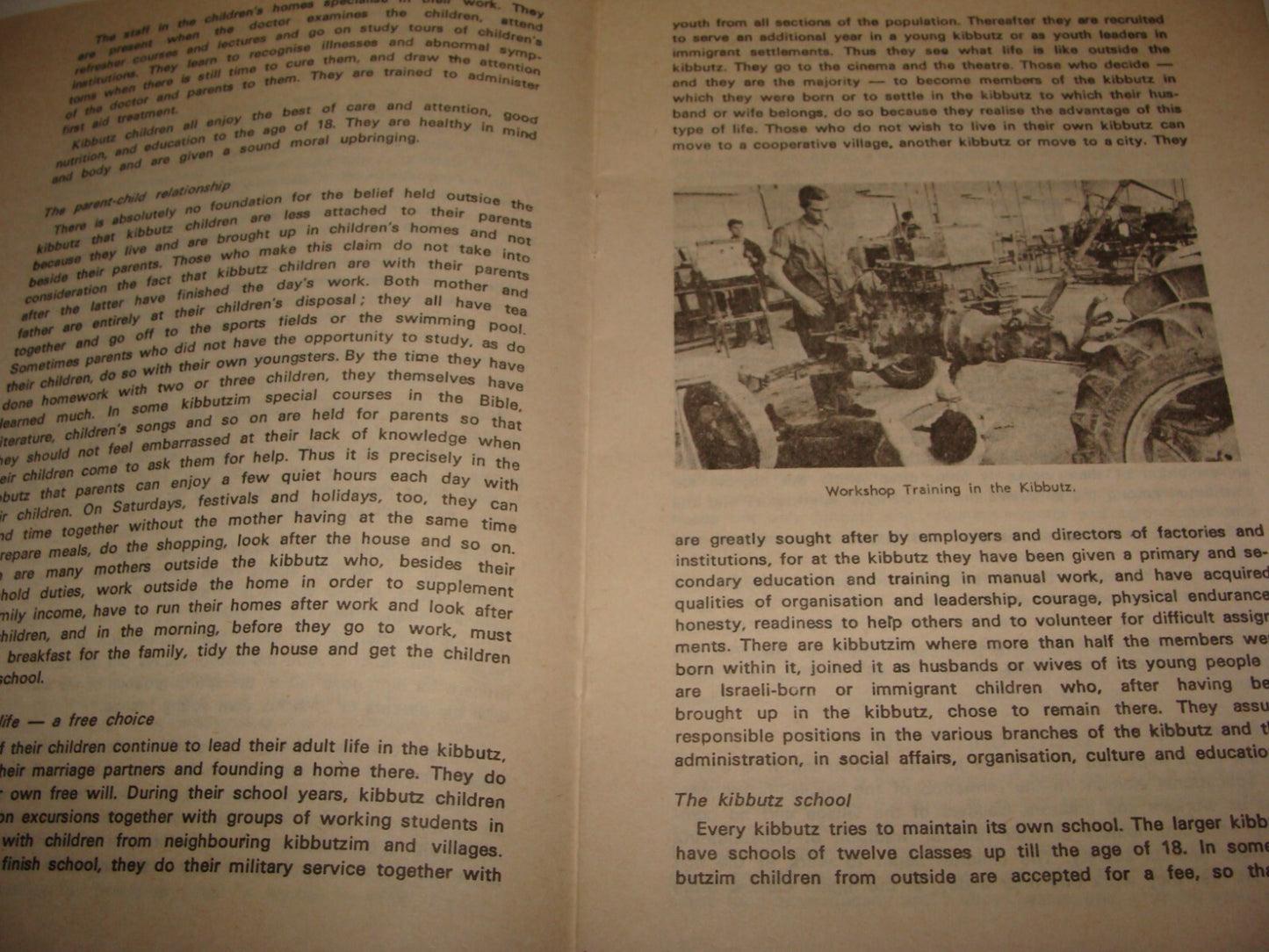 Booklet Jewish Judaica 1977 Israel Israeli EVERYDAY LIFE IN THE KIBBUTZ Photos