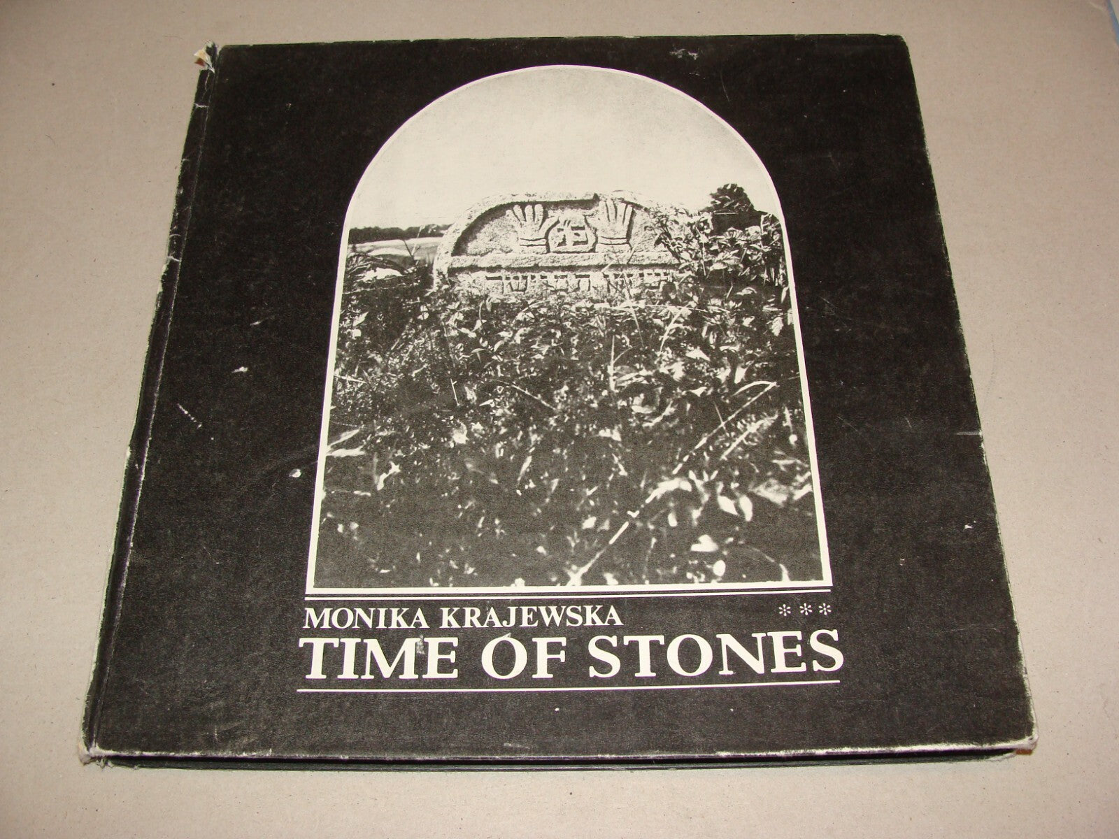 Book Jewish Judaica TIME OS STONES 1983 Poland Warsaw Photo Album History Graves