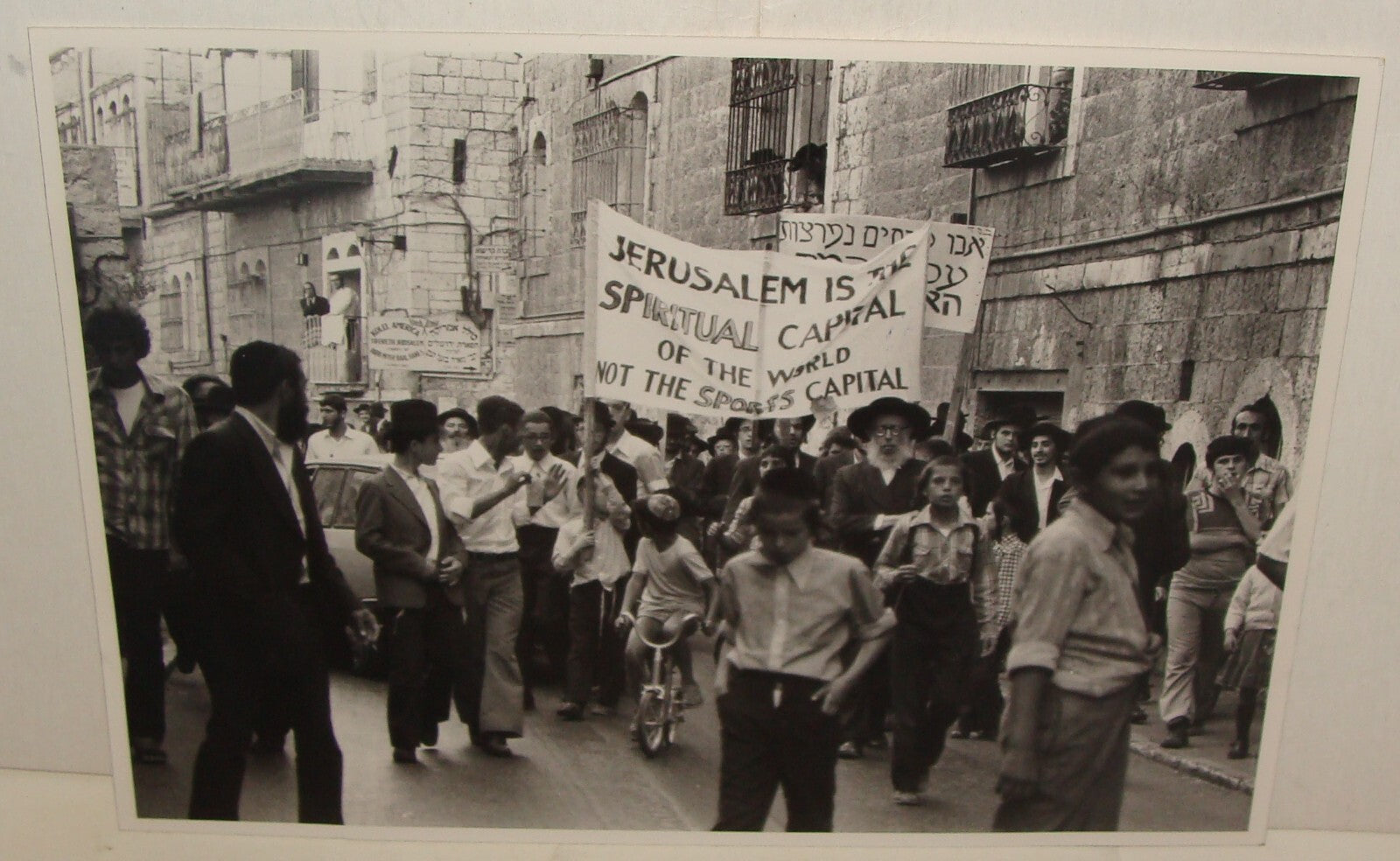 Photo Jewish Ad Judaica Israel Jerusalem Mea Shearim 1979 Protest Sport Stadium
