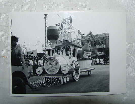 Ad Jewish judaica press photo israel tel aviv purim Adloyada עדלאידע תל אביב